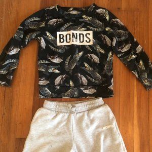 Bonds longsleeve shirt and shorts for six year old